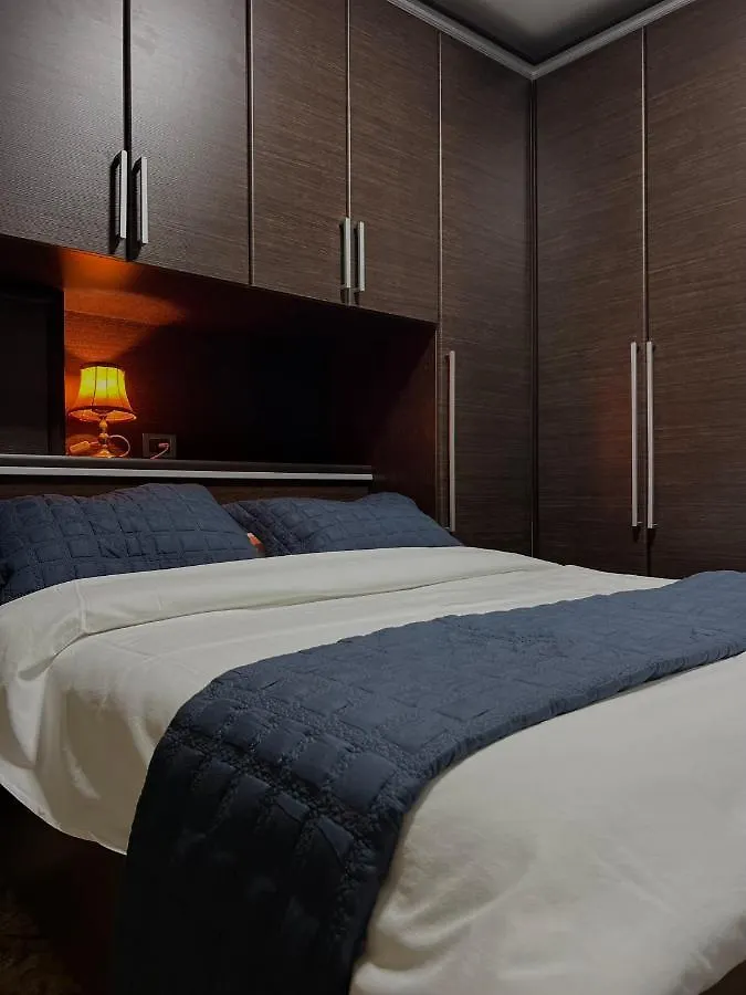 Tirana Center Tourist Apartment 0*,  אלבניה