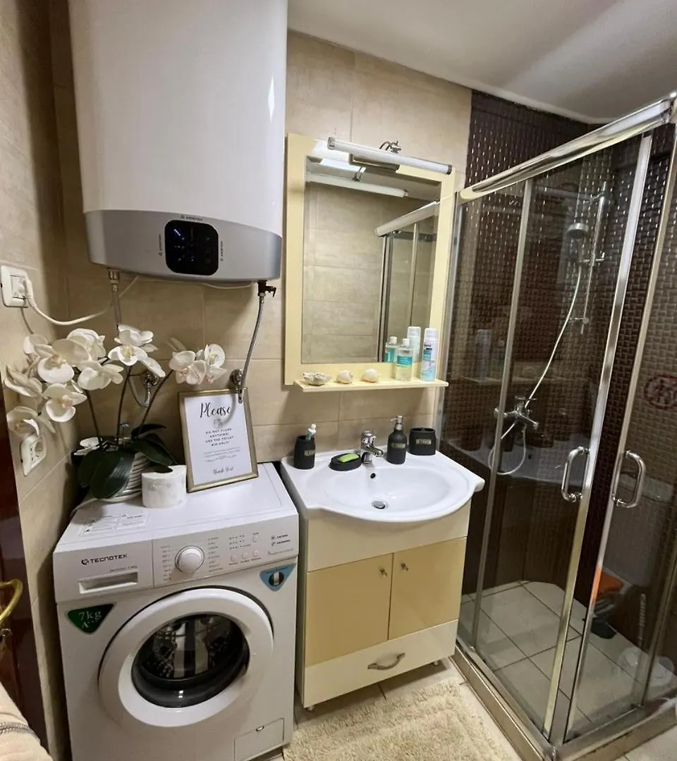 Tirana Center Tourist Apartment 0*,  אלבניה